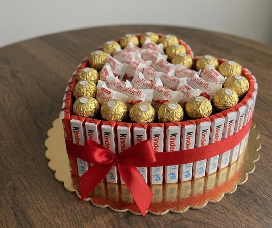 Подарунковий бокс набір Kinder, Ferrero Rocher та Raffaello у формі серця №1