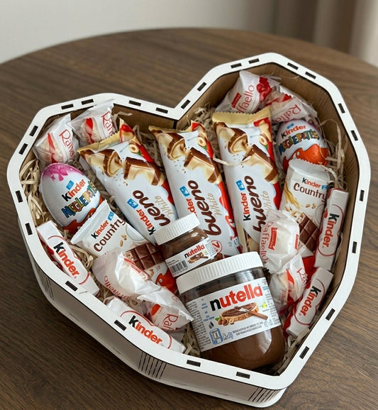 Подарунковий набір Kinder та Nutella у дерев’яному боксі-серці №7